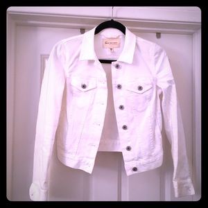 ‼️SOLD— White jean jacket ‼️